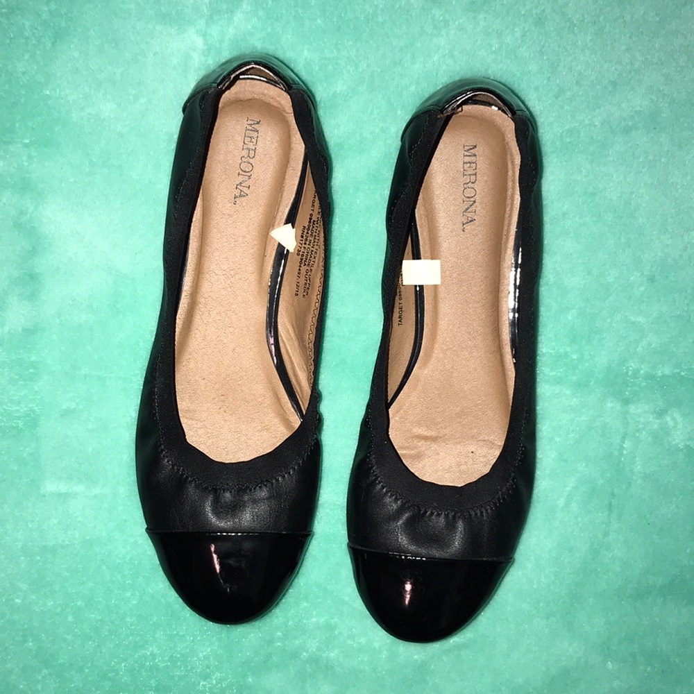 Black ballerina flat shoes